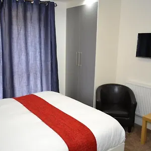 Heathrow Travellers Hub 3* Hounslow