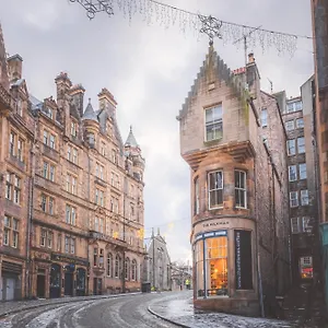  Apartment Stylish & Charming Retreat For 2- Centre! United Kingdom